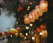 markets wince at continued tariff discussions
