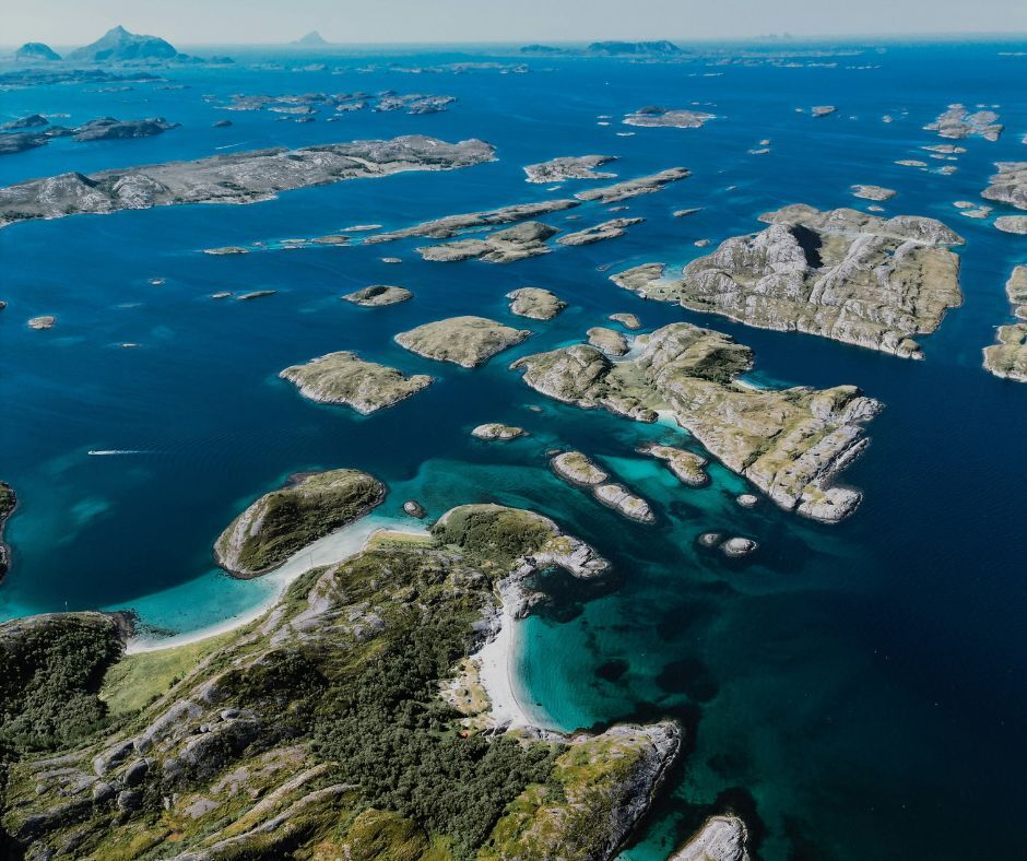 Nasdaq and S&P 500 decline amid government shutdown concerns, mixed labor market data, and upcoming economic reports including CPI, Retail Sales, and Federal Reserve speeches for November 2025.